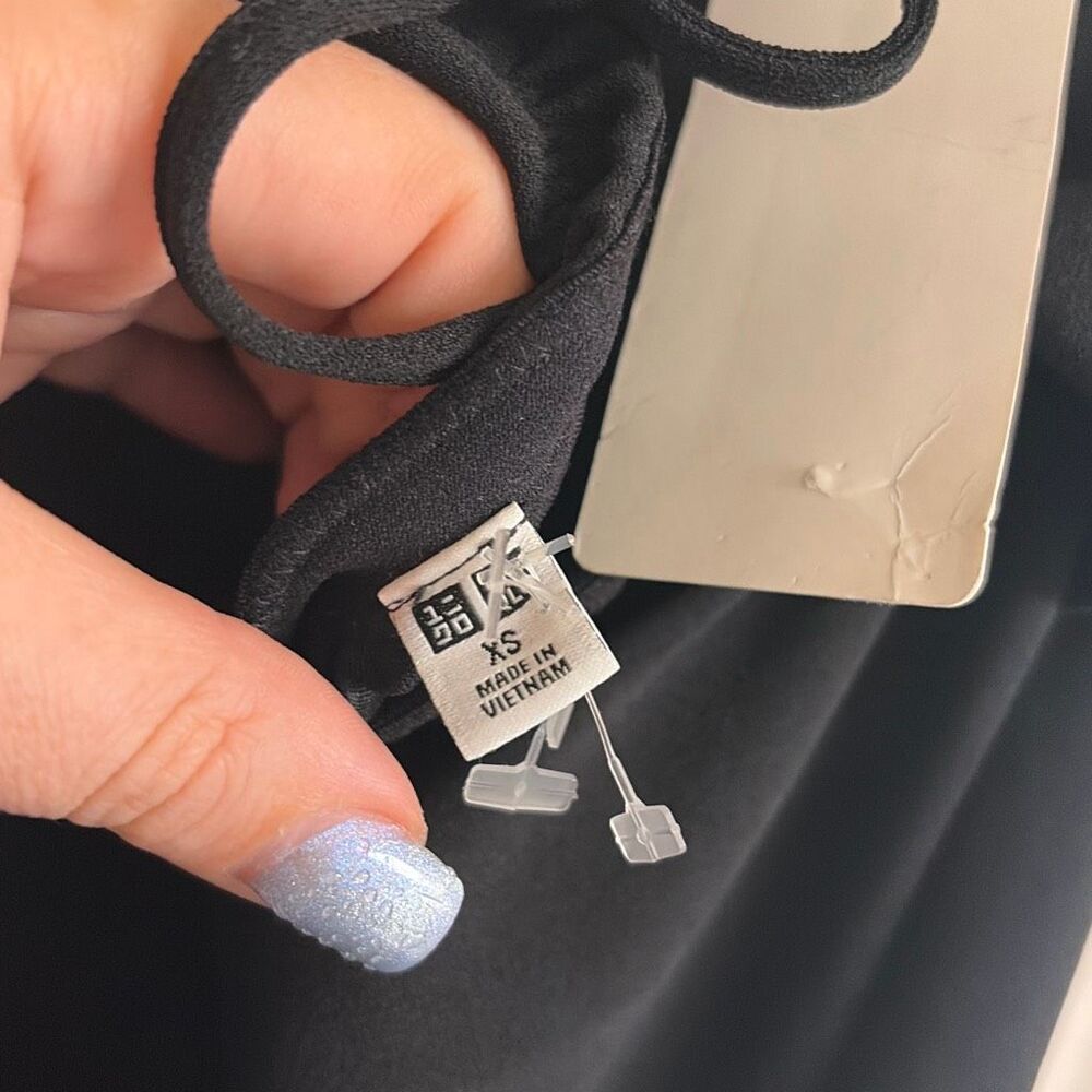 ✨Uniqlo Crepe Jersey Bra Camisole Black Sz XS Dress✨ - Picture 10 of 11